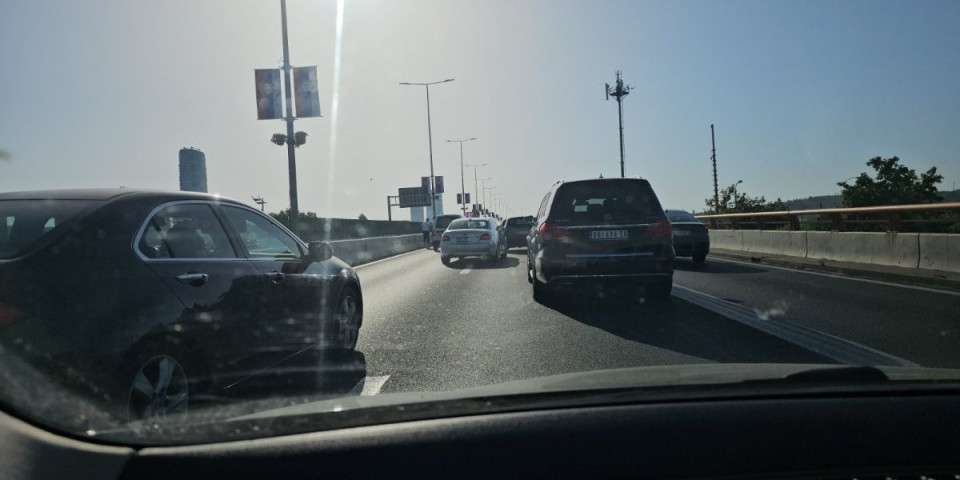 Kolaps na Gazeli! Lančani sudar, stvorila se ogromna gužva na autoputu (FOTO/VIDEO)