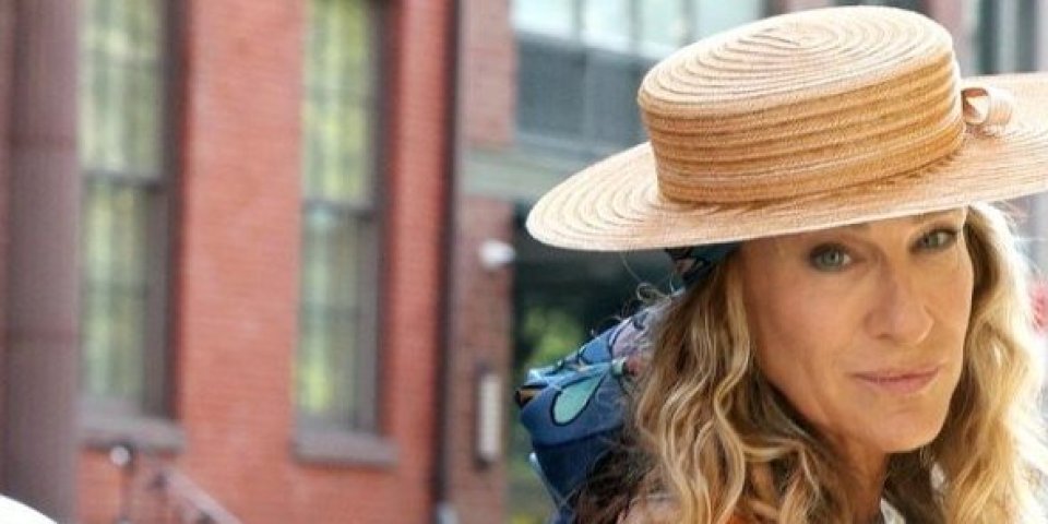 Neizostavan modni detalj! Evo kako poznate ličnosti nose slamnate šešire - cela odevna kombinacija dobija sasvim novi nivo (FOTO)
