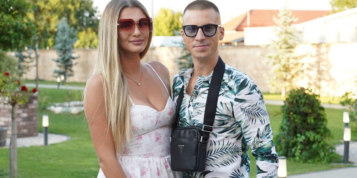 Paparaco! Pevač više nije mogao da izdrži: Evo kako Milan Mitrović preživljava šoping sa suprugom