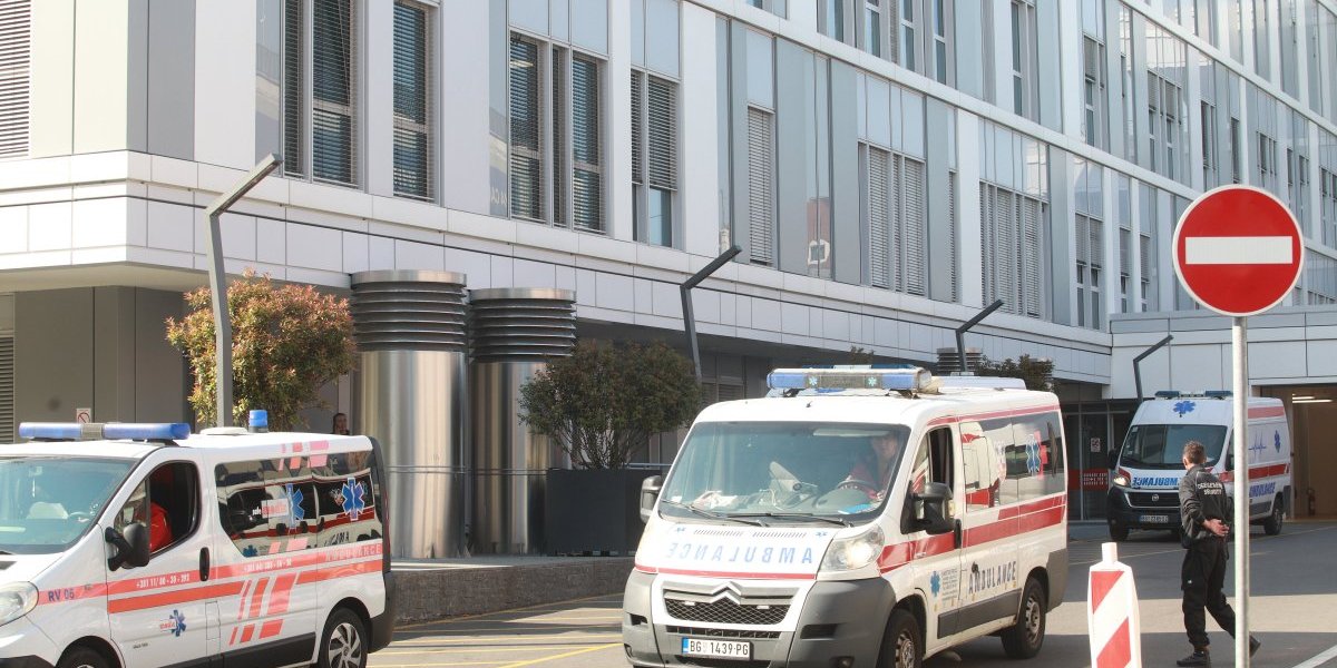 Završio u operacionoj sali: Poznato stanje dečaka koji je udario u tramvaj na Novom Beogradu