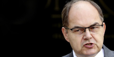 Kristijan Šmit, visoki predstavnik u BiH kog Banjaluka ne priznaje jer ne postoji rezolucija Saveta bezbednosti UN o njegovom postavljenju, trebalo bi da ode sa funkcije do kraja ove godine!