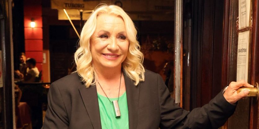 "Jedva hoda, prijateljica je pridržava": Komšinica Vesne Zmijanac otkrila sve – Tog poroka mora da se reši