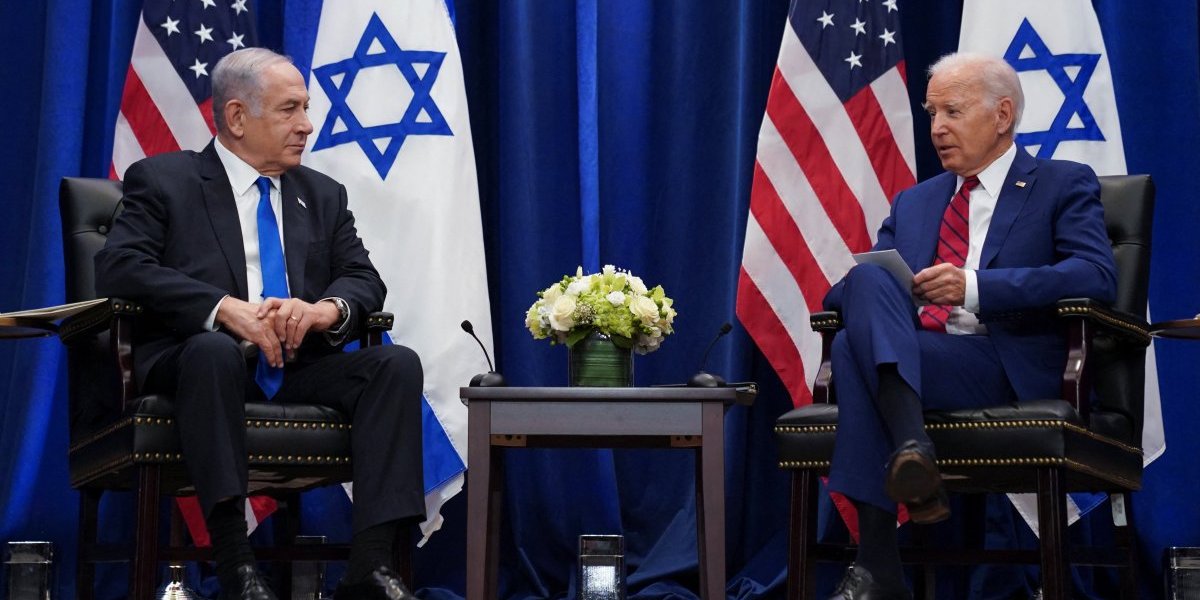 Novi gaf! Amerikanci plaču od smeha, pogledajte šta Bajden radi dok Netanjahu priča! (VIDEO)