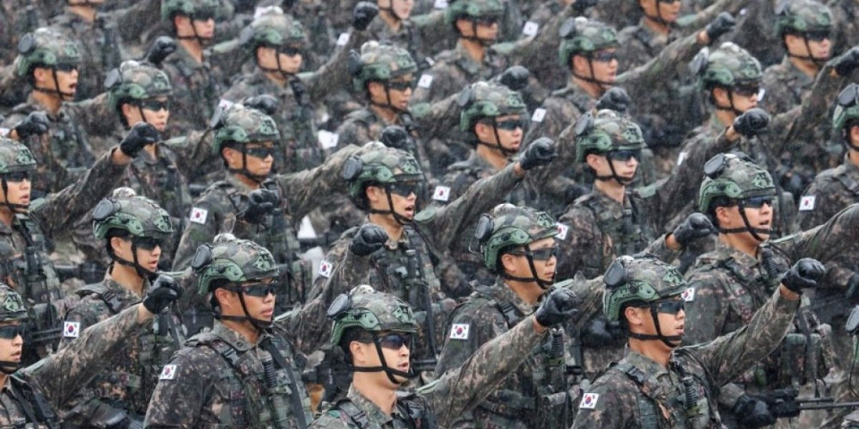 (FOTO) Moćni saveznik Amerike demostrira silu Kimu pred nosom: Vojna parada u Južnoj Koreji, prva posle deset godina!