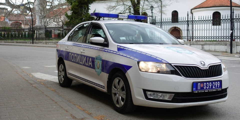 Udes kod Kragujevca: Dramatična fotografija prevrnutog vozila na putu