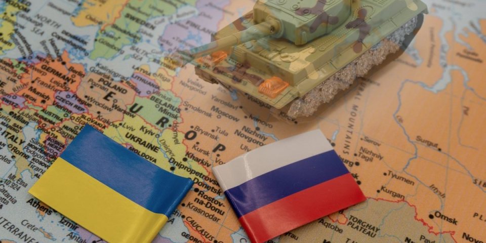 Vreme je da se otvore karte! "Volstrit džornal": Zapad da prekine sa "magijskim razmišljanjem" o porazu Rusije