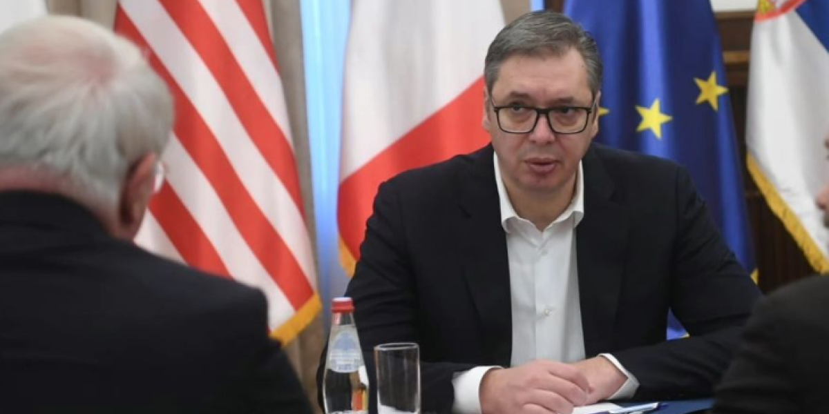 Tražio sam da KFOR preuzme brigu o bezbednosti na severu KiM! Vučić se oglasio nakon sastanka sa ambasadorima Kvinte (FOTO)