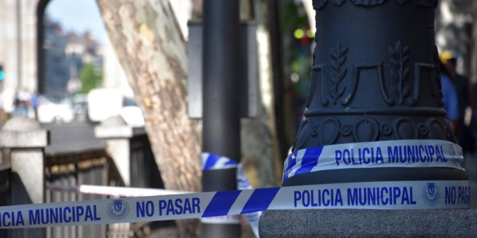 Strava i užas u Španiji: Učenik (14) izvukao nož iz ranca, pa izbo nastavnike i drugare!