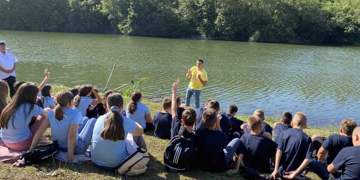 Važno je! Na jezeru Duboki potok organizovana obuka dece u ponašanju na vodi (VIDEO/FOTO)