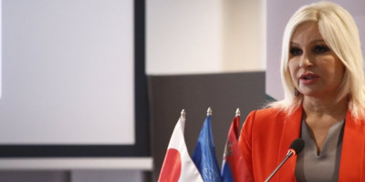 Posle sinoćnjeg brutalnog napada na studente Miloša Pavlovića i Vladimira Balaća u Beogradu, oglasila se i bivša ministarka Zorana Mihajlović, i to bez dlake na jeziku!