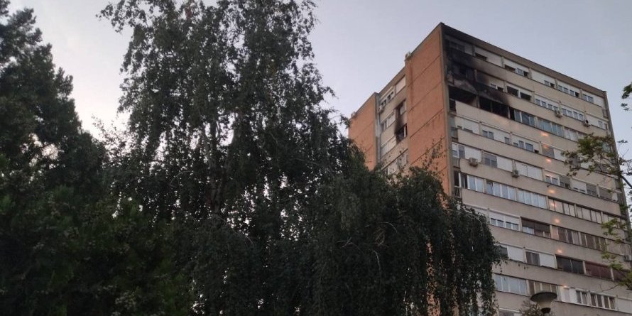 "Neđa je alkoholičar, pravio je svima probleme"! Komšije iz solitera u Kragujevcu u kom je izbio požar: "Stalno je pio i bacao flaše kroz prozor"