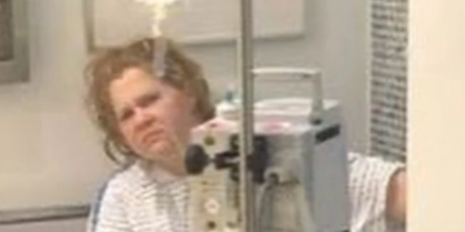 Uznemirujuća fotografija! Glumica na aparatima, poslala upozorenje iz bolnice: Život će vas sustići