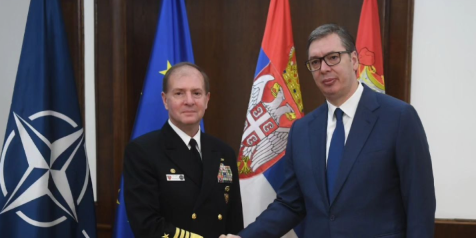 Vučić sa Mančom: Očekujemo da KFOR deluje u cilju sprečavanja narušavanja bezbednosne situacije na KiM