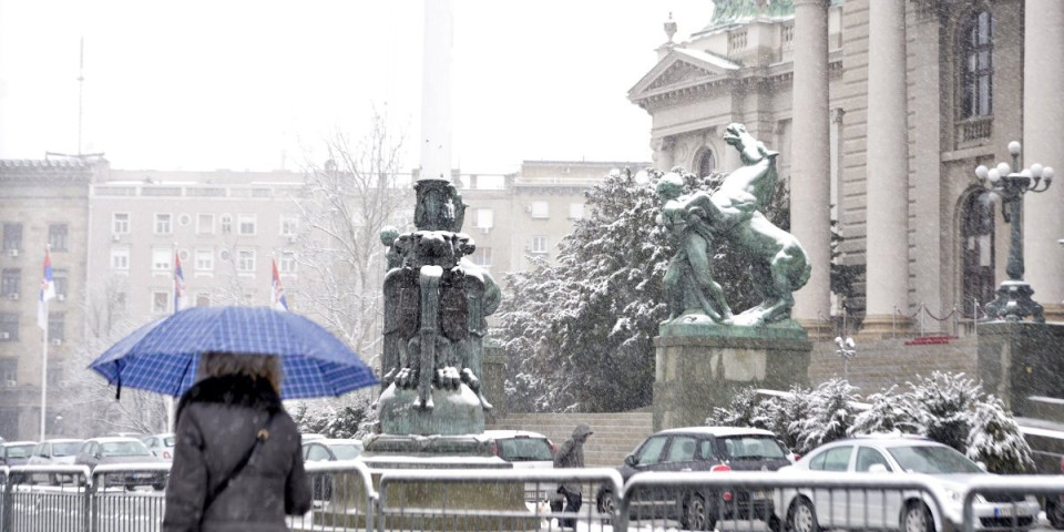 Olujni udari vetra, pljuskovi, ali i sneg! Stiže pogoršanje vremena, a evo kad bi se i Beograd mogao zabeleti!