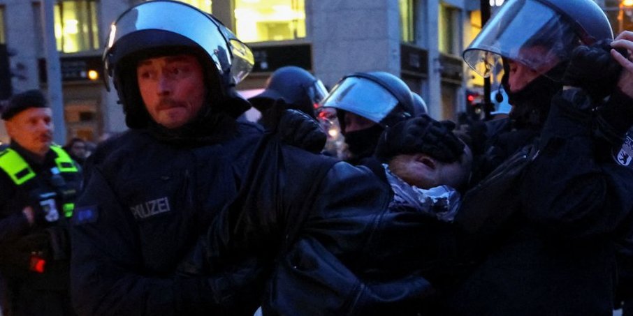 Rat na ulicama Berlina! Najmanje 65 policajaca povređeno na protestima zbog bombardovanja Gaze! (FOTO)