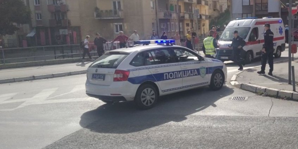 Bačen Molotovljev koktel na restoran u Somboru: Policija na nogama