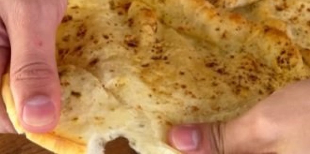 Pita-hleb, mekan kao duša! Pravi se očas posla, a jede još brže (VIDEO)