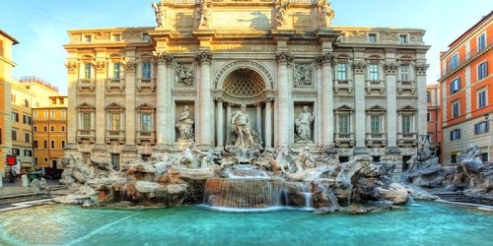 Ova fontana u Rimu puna je novčića koje bacaju turisti! Evo gde odlazi taj novac (VIDEO)