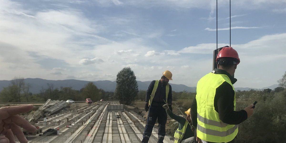 Novi most na Moravi gotov do kraja novembra: Građevinci premostili reku
