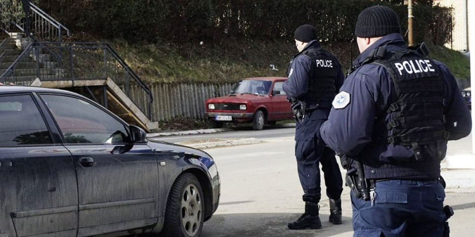 Tri radnika Pošte Srbije na KiM puštena na slobodu, novac konfiskovan