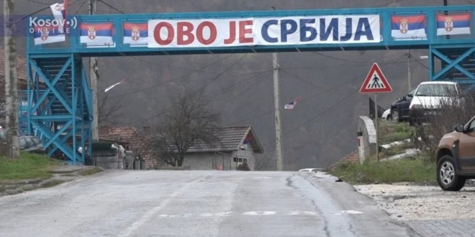 Nasilje u u Sočanici! Specijalci "kosovske policije" uklonili pano "Ovo je Srbija"!