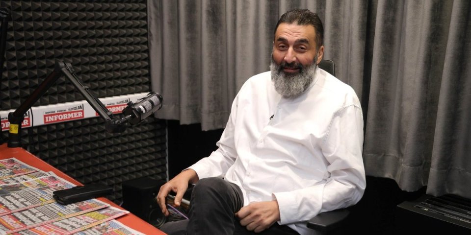 Obavezno pogledajte u 22:30 samo na Informer TV! Muhamed Jusufspahić u podkastu: Ja sam Srbijanac, Srbija je moja domovina i nikad je neću izdati! (VIDEO)