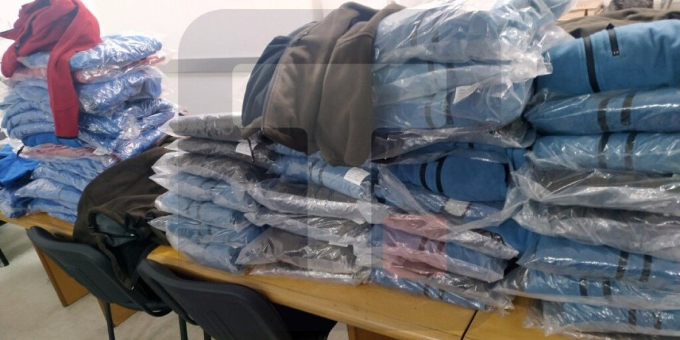 Vozač iz Srbije sakrio garderobu, vrednu preko 51.000 evra! Šverceru oduzet i kombi od 4.000 evra