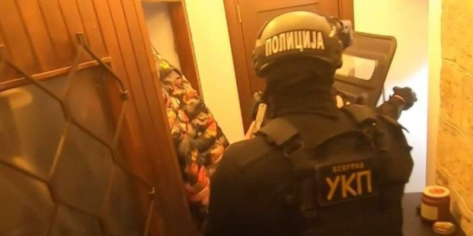 Izbo mladića nasred Knez Mihailove! Ovako je uhapšen napadač, policija pronašla i drogu (VIDEO)