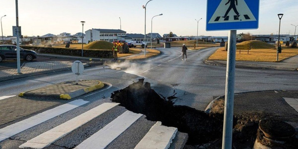 Apokaliptične scene na Islandu! Građani čekaju erupciju: Delovi grada potonuli za metar (VIDEO)