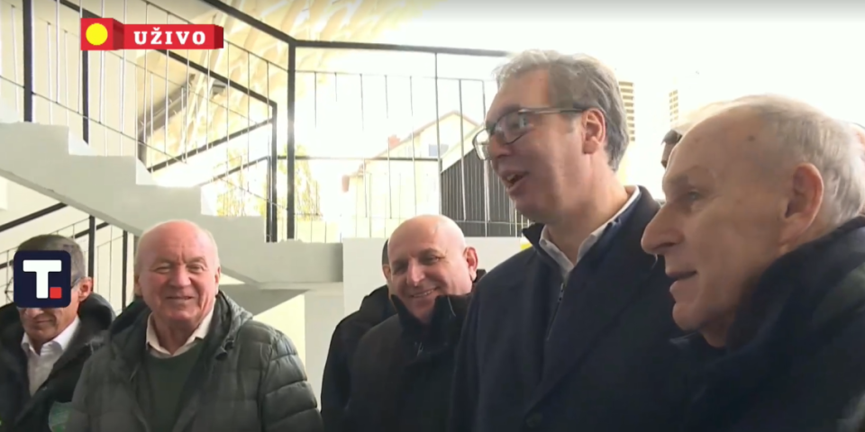 (VIDEO) Predsednik Vučić obišao novoizrađeni stadion u Loznici: Kad otvaram puteve, stadione i bolnice, neću da držim govore!
