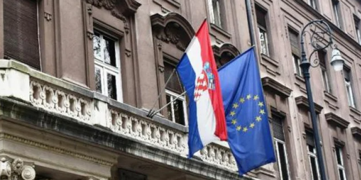 UDARNO! Hrvatski diplomata Šnajder proteran zbog špijunaže