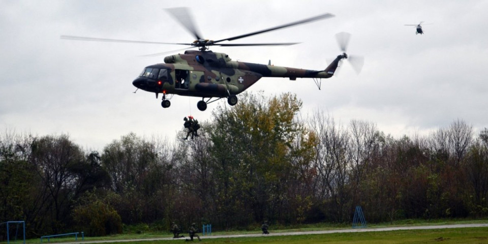 Poginuo padobranac prilikom izvođenja vežbe: Oglasilo se Ministarstvo odbrane - Velika tragedija u Nišu