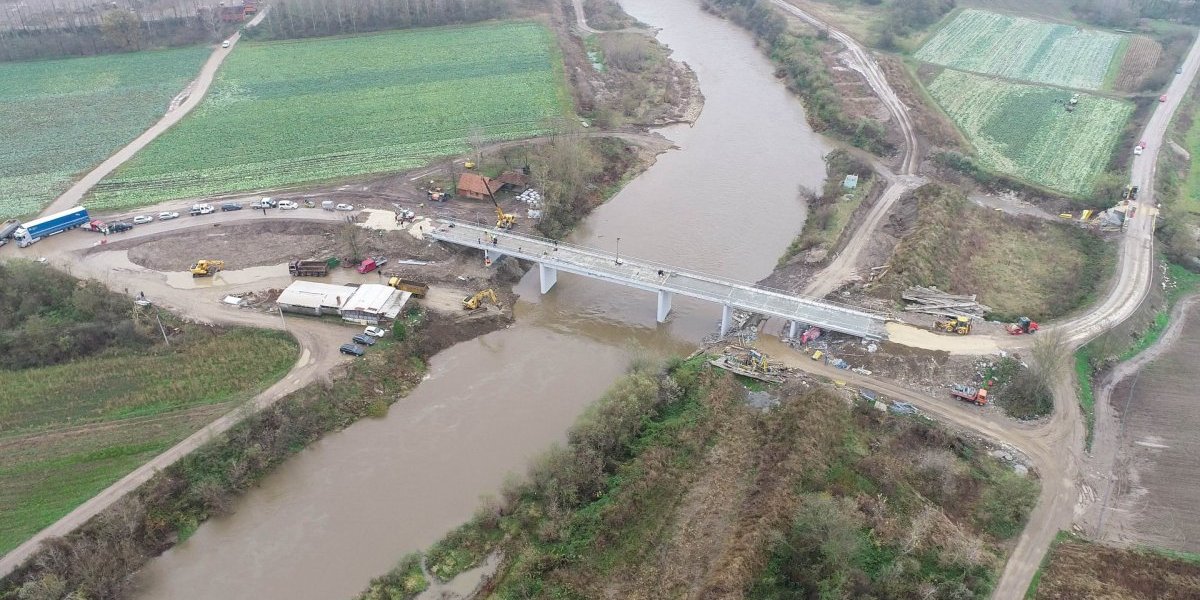 Ovo je najlepša slika danas iz zapadne Srbije: Most uništen u poplavama, spaja 15 sela - završen pre roka