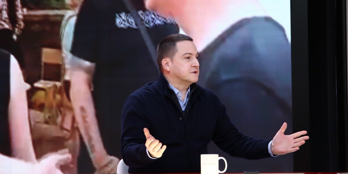 Šta se krije iza podrške blokaderima? Ružić u antisrpskim medijima napada Vučića, dok se umiljava demonstrantima! (VIDEO)