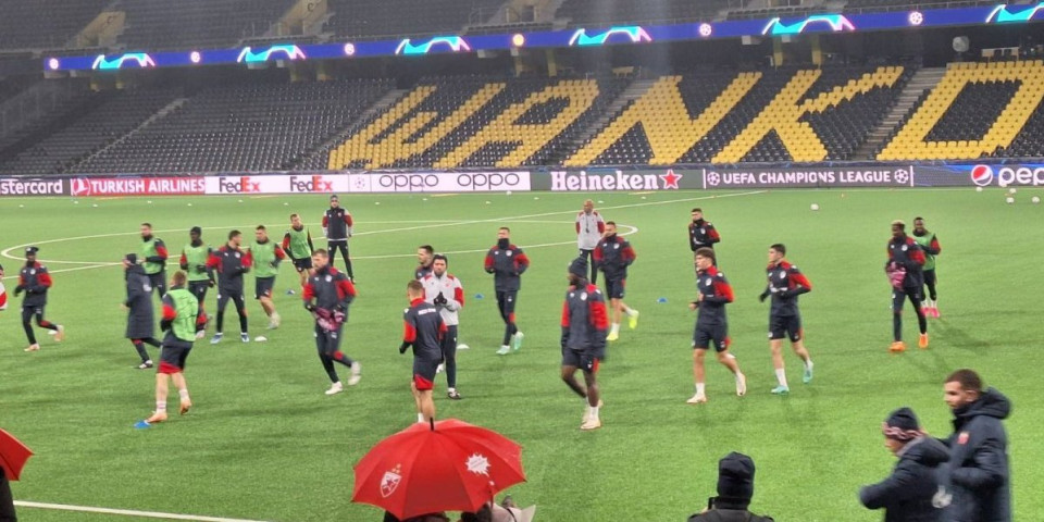 Zvezda trenirala u Bernu, crveno-beli osetili veštačku travu na "Vankdorfu"! (VIDEO)
