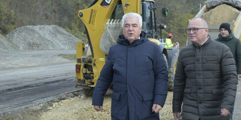 Vesić: Vlada ove godine u puteve prigradskih beogradskih opština uložila oko 2,5 milijarde dinara