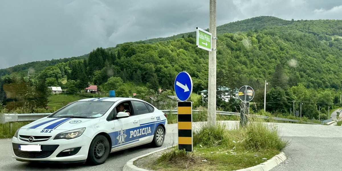 Velika potera na granici Srbije i Crne Gore: Muškarac peške prešao divlji prelaz, pa bacio pun ranac droge