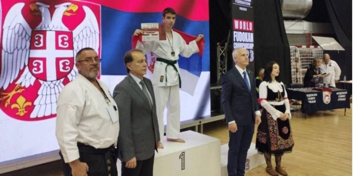 Pre tri meseca Viktor je dobio slušni aparat, a danas je svetski šampion!