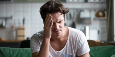 Usporeno disanje, odnosno bradipneja je manji manji broj udisaja u minuti koji može ukazivati na ozbiljna zdravstvena stanja, uzrokujući simptome poput vrtoglavice i umora, a prevencija uključuje kontrolu alkohola, opioida i povreda.