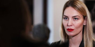 Srpska glumica Kalina Kovačević otkrila je da je porođaj ćerke Mione ostavio na nju traumatične posledice i da je doživela kliničku smrt.