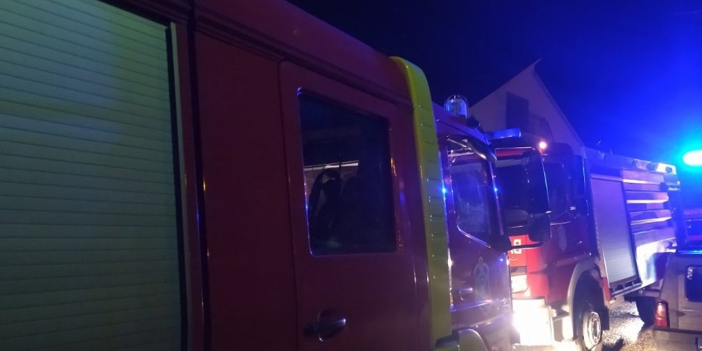 Drama u Kaluđerici! Gori porodična kuća, ima povređenih lica (VIDEO)