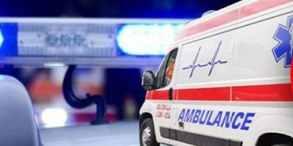 Jeziva saobraćajka kod Loznice! Sudar kombija i automobila, povređeni hitno transportovani u bolnicu