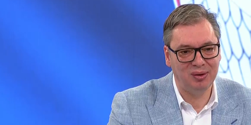 (VIDEO) Gde ima ljubavi, kuća nije tesna i za sve ima mesta: Vučić oduševio novim snimkom na Tiktoku