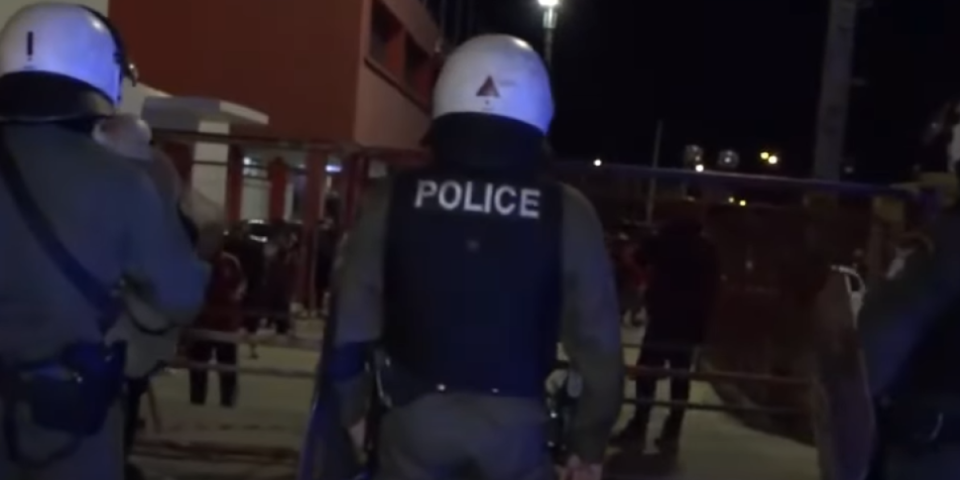 Drama u Grčkoj!  Policajac teško povređen, u jednom momentu mu stalo srce, uhapšene 424 osobe (VIDEO)
