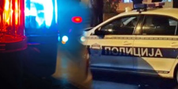 Udes na Terazijama:  "Pežo" se zakucao u stubiće, policija na licu mesta