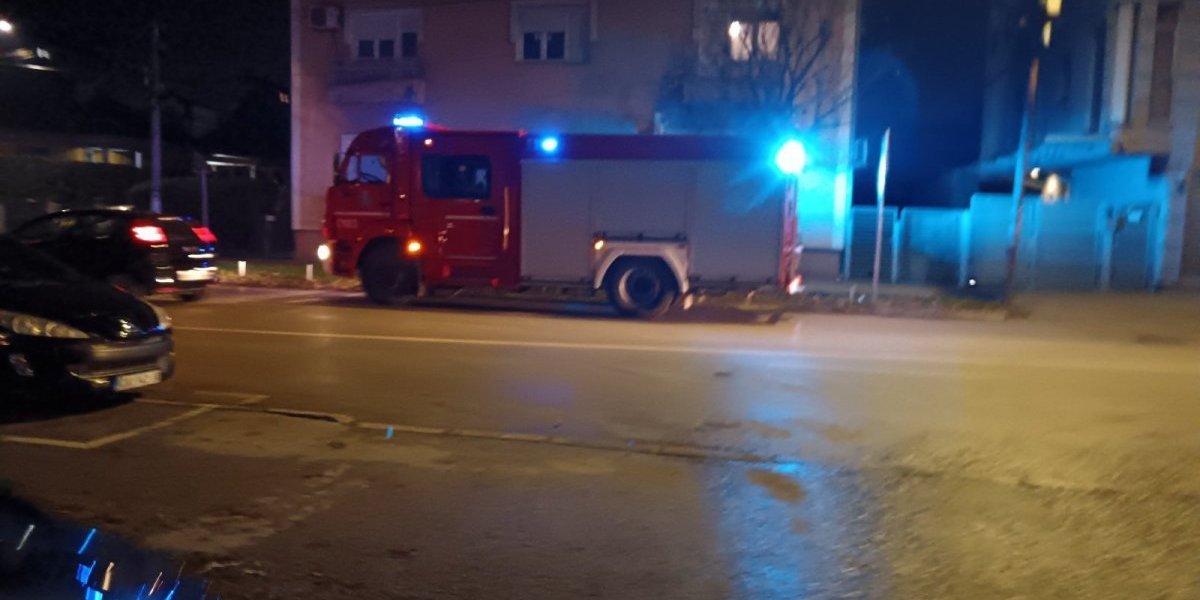 "Cela zgrada je puna dima i teško se diše"! Požar u stambenoj zgradi u Čačku! (FOTO)