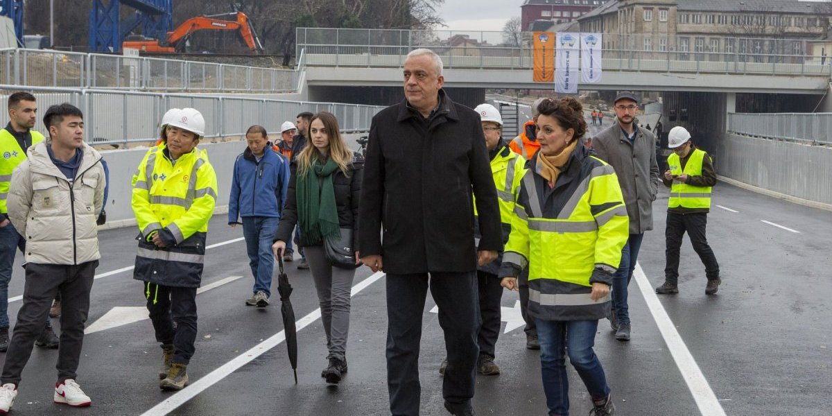 Subotica: Gradonačelnik Stevan Bakić i pomoćnica ministra za železnički saobraćaj Anita Dimoski obišli radove na izgradnji podvožnjaka u ulici Maksima Gorkog
