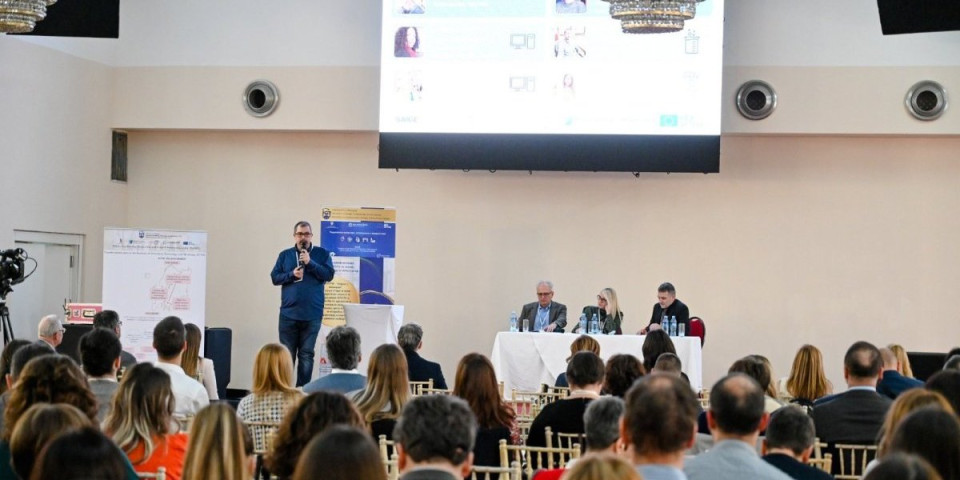 Održana Prva interna naučna konferencija Univerziteta u Beogradu! Naučnici predstavili svoje rezultate!