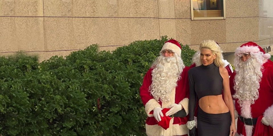 Karleuša stigla na konferenciju u pratnji Deda Mrazova: Na Jeleni sve puca od seksepila, od stajlinga zastaje dah! (VIDEO)