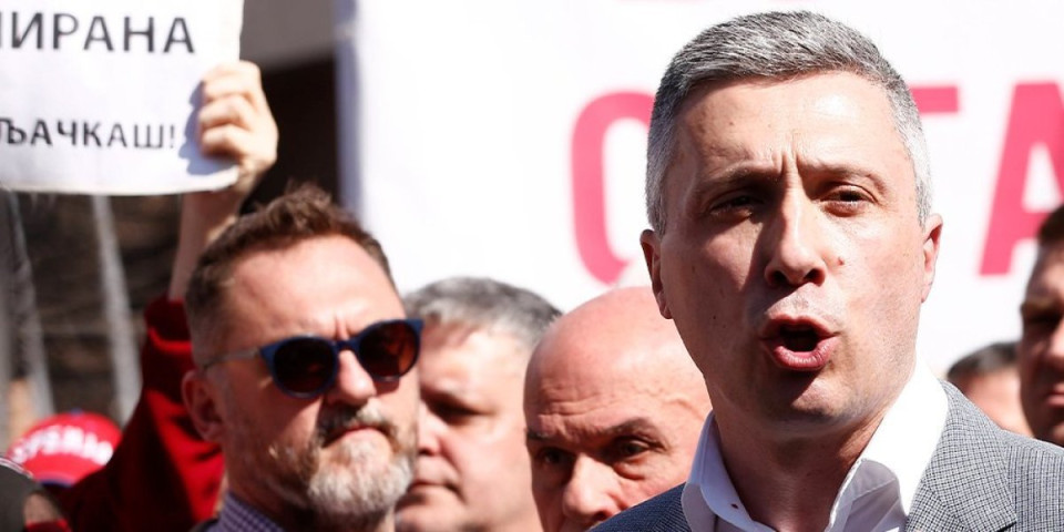 Boško Obradović podnosi ostavku na mesto lidera Dveri!
